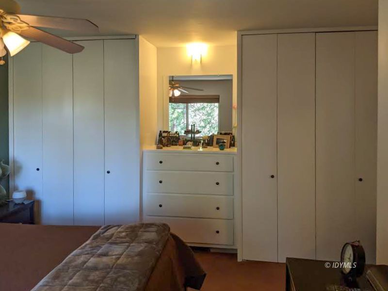 25915 Wayne Road Idyllwild, CA 92549 - Photo 28 of 69 a bedroom with a bed and a dresser