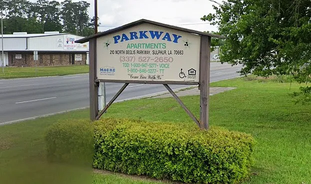 $680 | 210 North Beglis Parkway, Sulphur, LA 70663