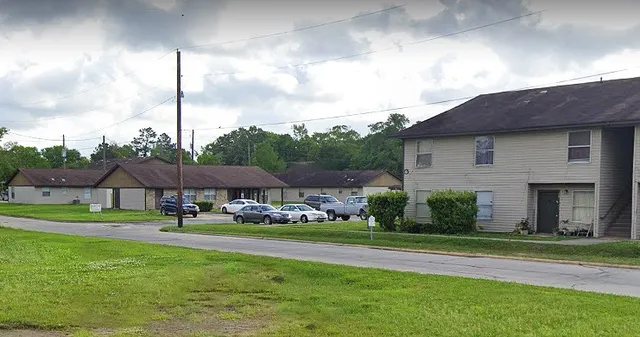 $680 | 210 North Beglis Parkway, Sulphur, LA 70663