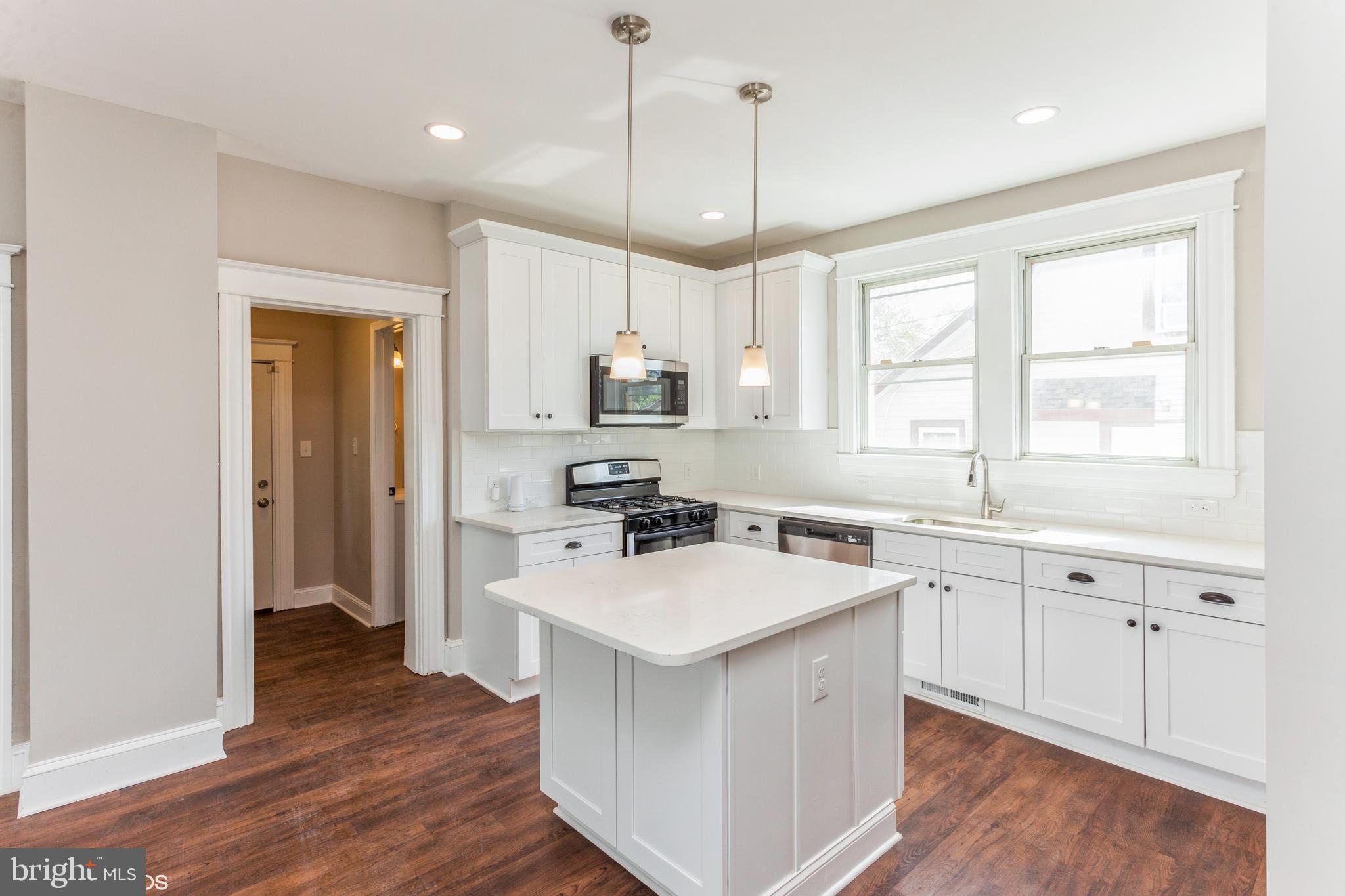 4426 Raspe Avenue Baltimore, MD 21206 - Photo 8 of 15 Interior