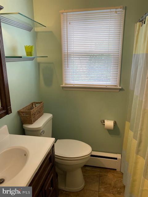 2810 Kentner Road Hatboro, PA 19040 - Photo 14 of 50 Bathroom with wide vanity sink & tub/shower.