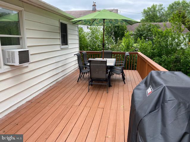 2810 Kentner Road Hatboro, PA 19040 - Photo 41 of 50 Large rear deck.