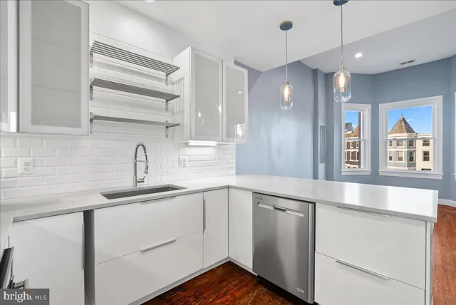 $2,300 | 2033 North Capitol Street Northeast, Unit 2, Washington, DC 20002