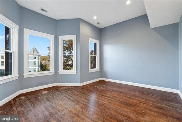 $2,300 | 2033 North Capitol Street Northeast, Unit 2, Washington, DC 20002