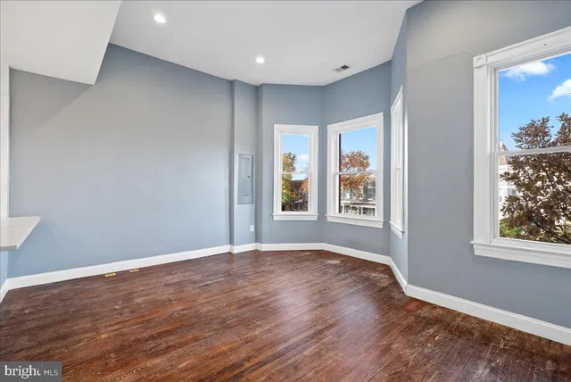 $2,300 | 2033 North Capitol Street Northeast, Unit 2, Washington, DC 20002