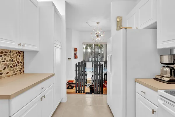 $185,000 | 7775 Yardley Drive, Unit 110, Tamarac, FL 33321