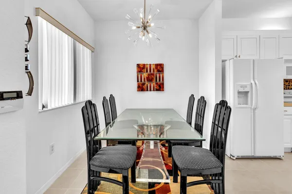 $185,000 | 7775 Yardley Drive, Unit 110, Tamarac, FL 33321