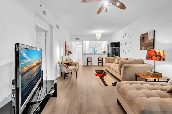 $185,000 | 7775 Yardley Drive, Unit 110, Tamarac, FL 33321