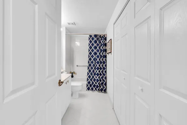 $185,000 | 7775 Yardley Drive, Unit 110, Tamarac, FL 33321