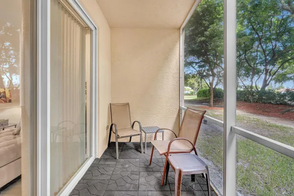 $185,000 | 7775 Yardley Drive, Unit 110, Tamarac, FL 33321