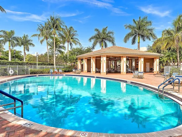 $185,000 | 7775 Yardley Drive, Unit 110, Tamarac, FL 33321