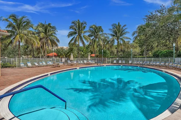 $185,000 | 7775 Yardley Drive, Unit 110, Tamarac, FL 33321