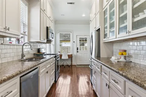 $615,000 | 727 East 25th Street, Houston, TX 77008