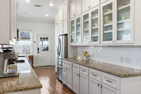 $615,000 | 727 East 25th Street, Houston, TX 77008