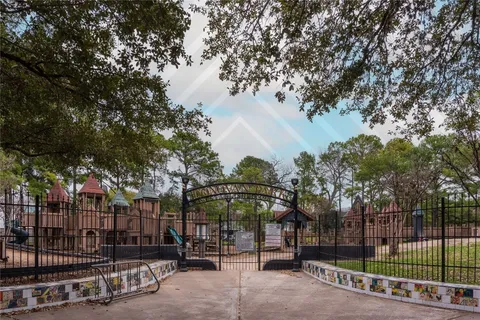 $615,000 | 727 East 25th Street, Houston, TX 77008