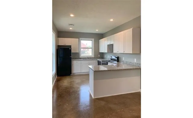 $955,000 | 513 West Lagrange Street, Lake Charles, LA 70605