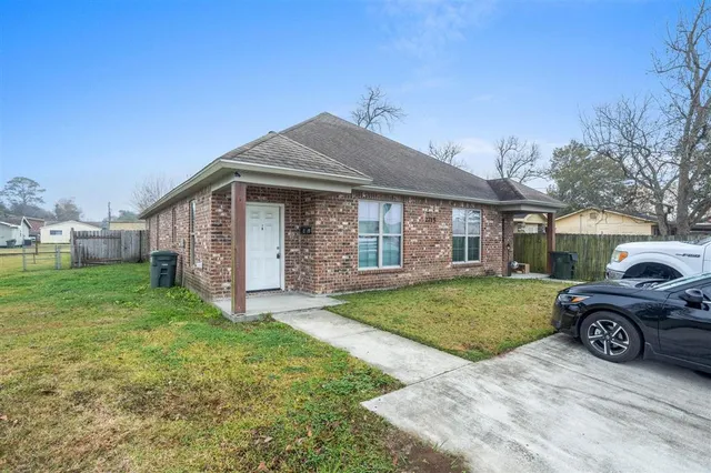 $955,000 | 513 West Lagrange Street, Lake Charles, LA 70605