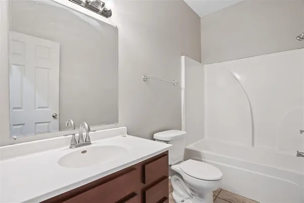 $955,000 | 513 West Lagrange Street, Lake Charles, LA 70605