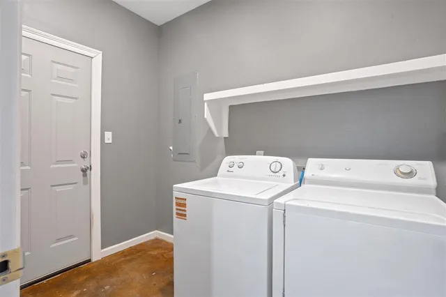 $955,000 | 513 West Lagrange Street, Lake Charles, LA 70605