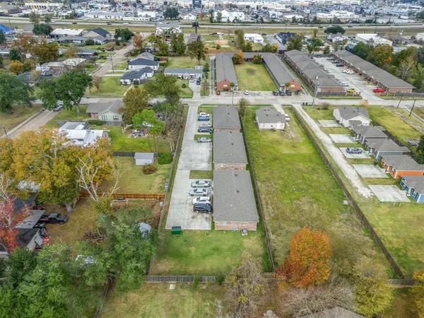 $955,000 | 513 West Lagrange Street, Lake Charles, LA 70605