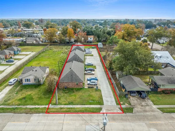 $955,000 | 513 West Lagrange Street, Lake Charles, LA 70605