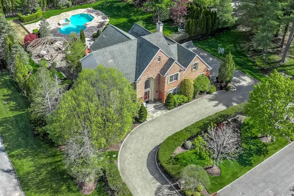 $2,699,000 | 4 Birdie Drive, Suffern, NY 10901