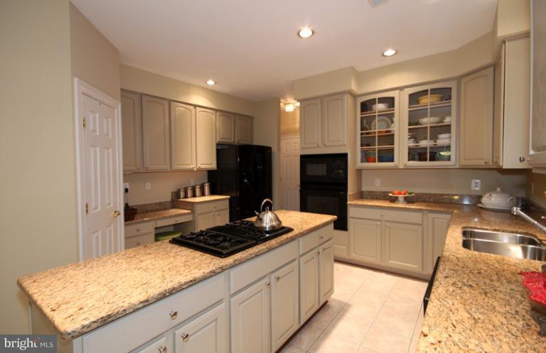 9382 Colbert Court Fairfax, VA 22032 - Photo 13 of 30 Kitchen
