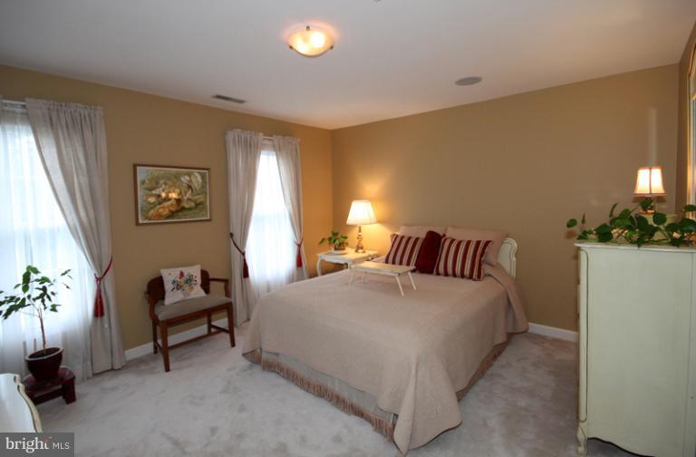 9382 Colbert Court Fairfax, VA 22032 - Photo 3 of 30 Bedroom