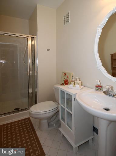 9382 Colbert Court Fairfax, VA 22032 - Photo 29 of 30 Bath