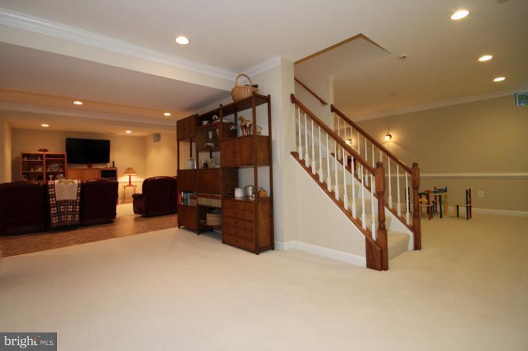 9382 Colbert Court Fairfax, VA 22032 - Photo 8 of 30 Interior (General)