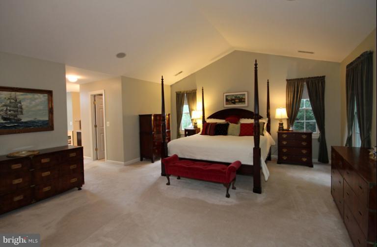 9382 Colbert Court Fairfax, VA 22032 - Photo 9 of 30 Bedroom (Master)