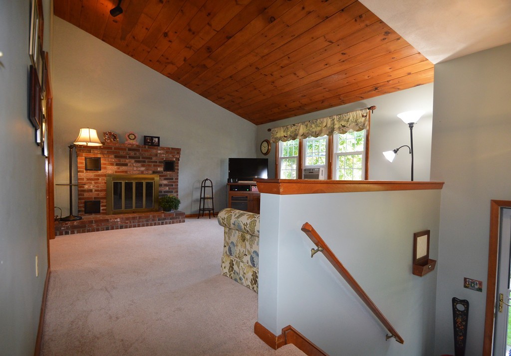 11 Longhill Road Franklin, MA 02038 - Photo 3 of 30 Gallery Image 3