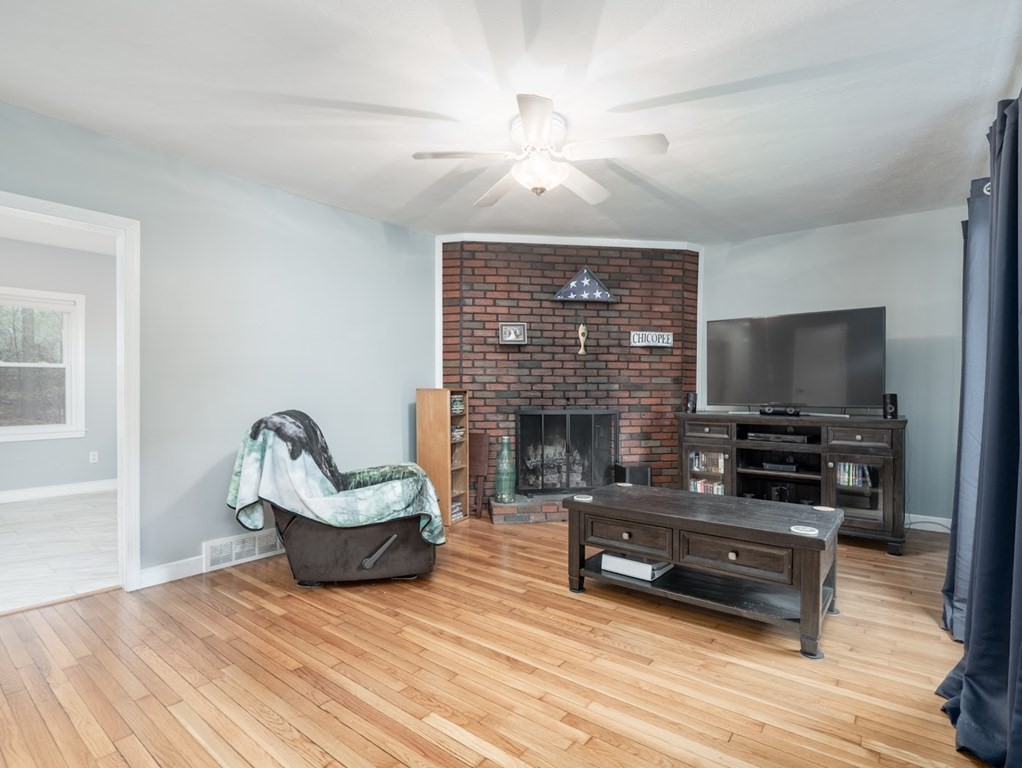 38 Country Road Westford, MA 01886 - Photo 14 of 40 Gallery Image 14