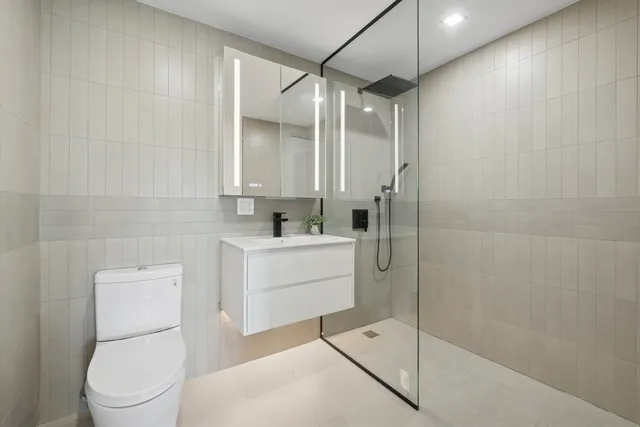 $850,000 | 428 East 9th Street, Unit PH5 | Kensington