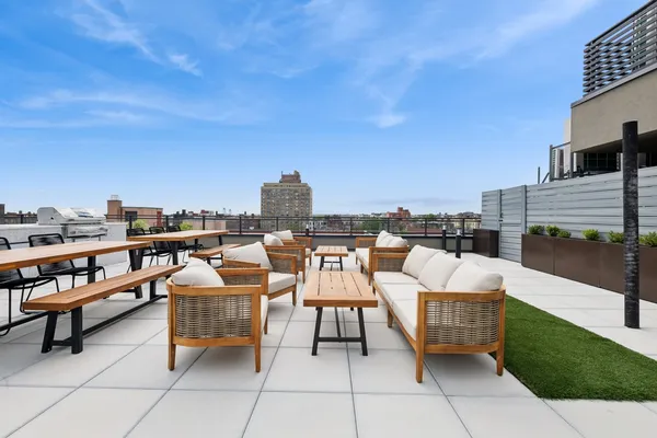 $850,000 | 428 East 9th Street, Unit PH5 | Kensington