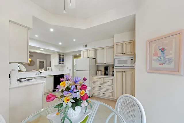 $425,000 | 786 Montana Vista Drive, Palm Desert, CA 92211