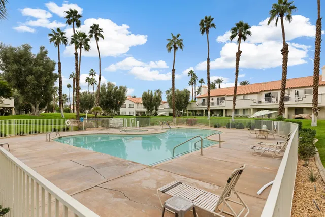 $425,000 | 786 Montana Vista Drive, Palm Desert, CA 92211