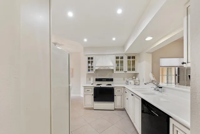 $425,000 | 786 Montana Vista Drive, Palm Desert, CA 92211