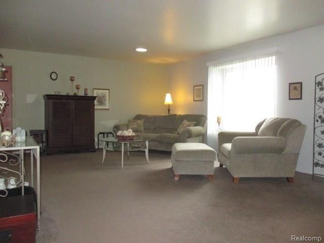 651 Leveque Circle Carleton, MI 48117 - Photo 6 of 17 6.JPG
