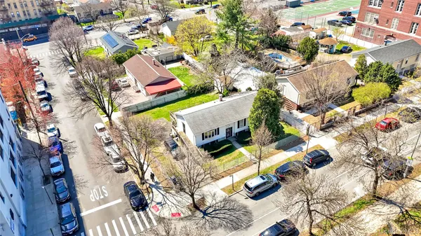 $880,000 | 1580 Crotona Park East | Crotona Park East