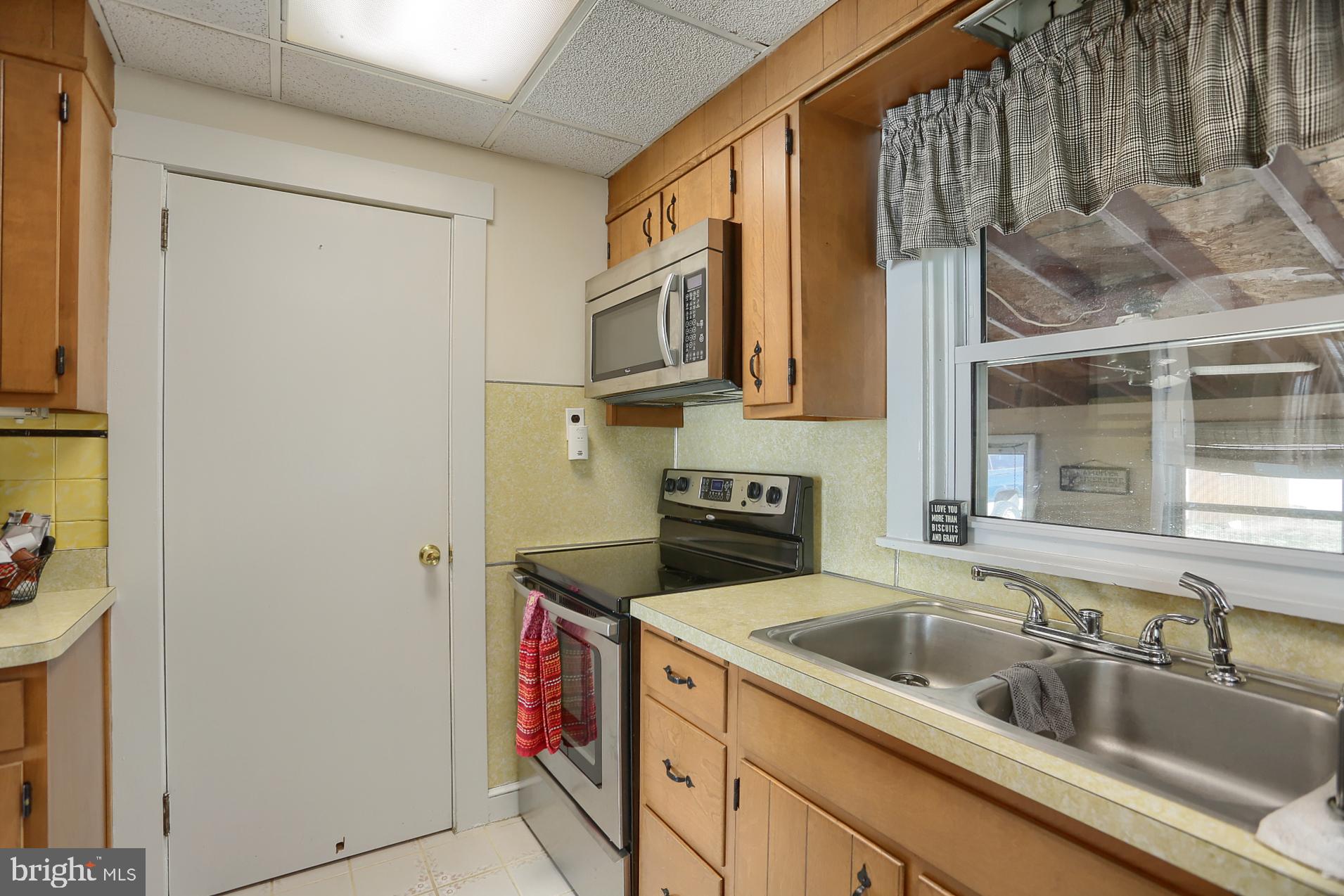 689 Lincoln Road Birdsboro, PA 19508 - Photo 11 of 25 Gallery Image 11