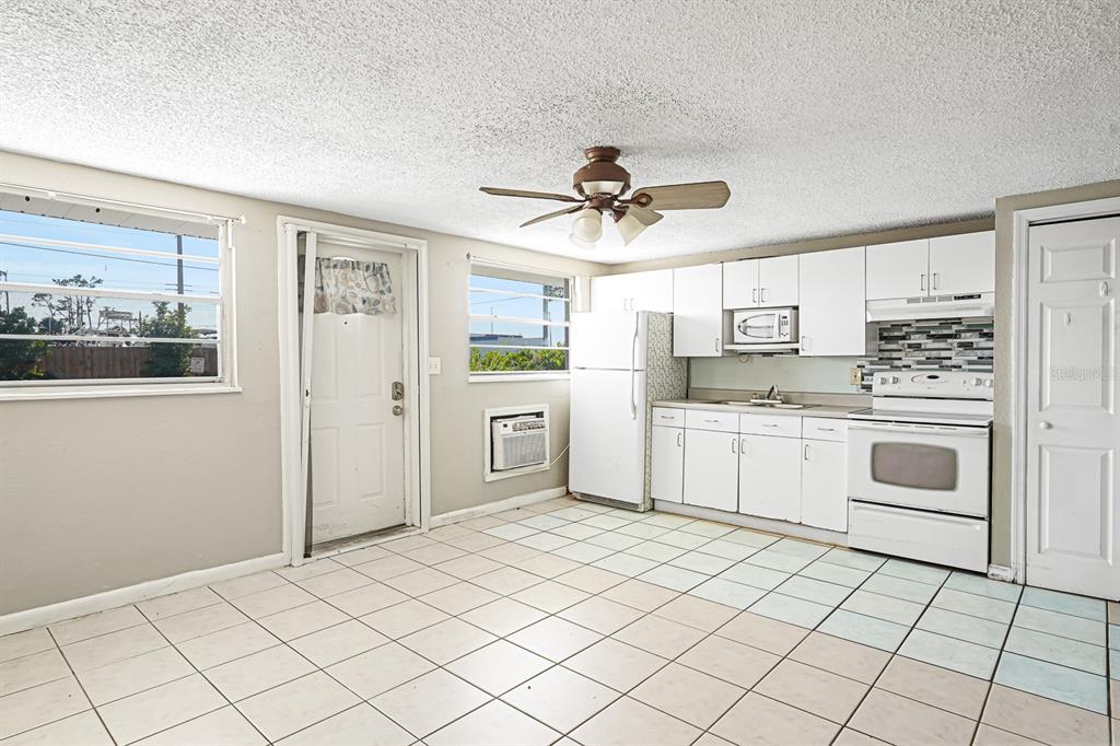 2021 Pennsylvania Avenue, Unit 2 Englewood, FL 34224 - Photo 7 of 15