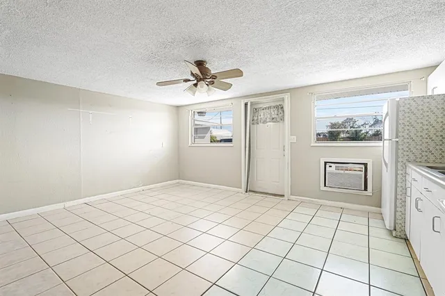 $950 | 2021 Pennsylvania Avenue, Unit 2, Englewood, FL 34224