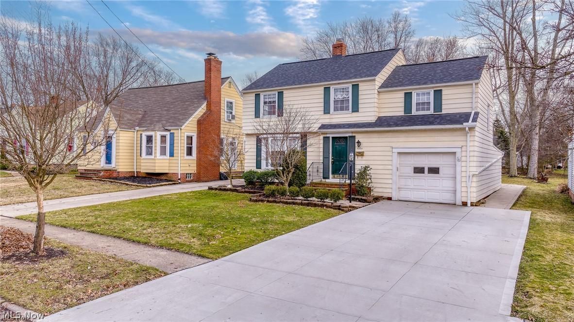 5284 Edenhurst Road Lyndhurst, OH 44124 - Photo 2 of 50