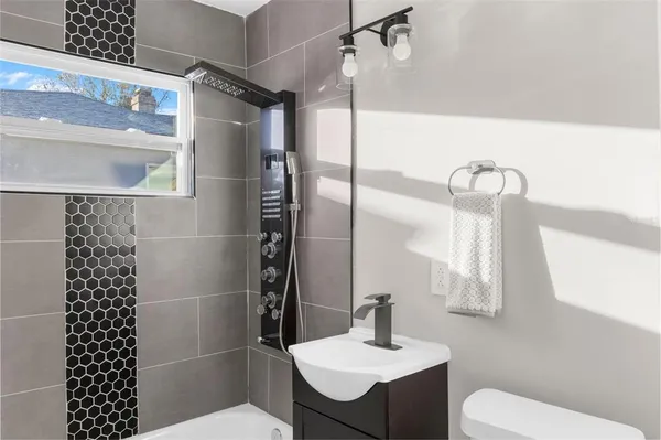 $2,800 | 5318 9th Avenue North, St. Petersburg, FL 33710