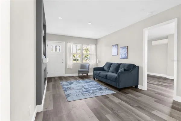 $2,800 | 5318 9th Avenue North, St. Petersburg, FL 33710