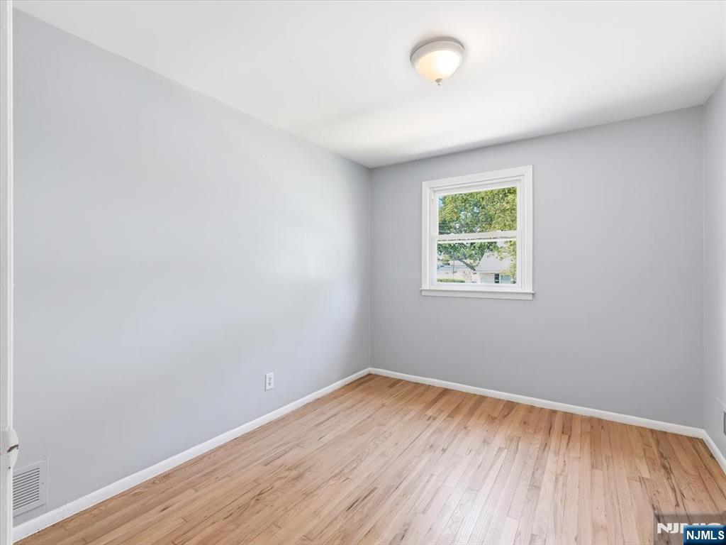 27 Carolyn Road Belleville, NJ 07109 - Photo 18 of 43