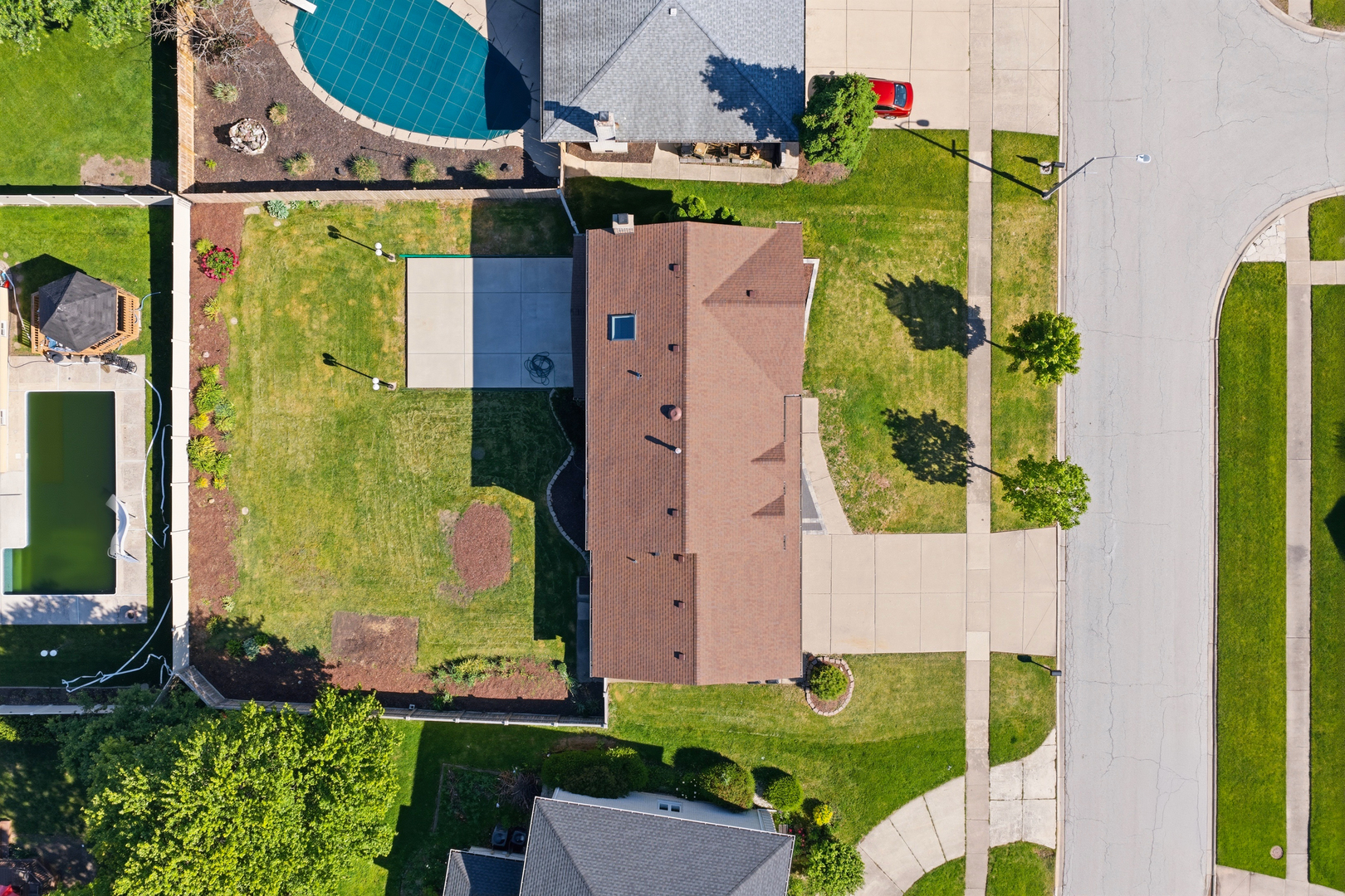 6723 Kingswood Road Willowbrook, IL 60527 - Photo 3 of 51 an aerial view of a house
