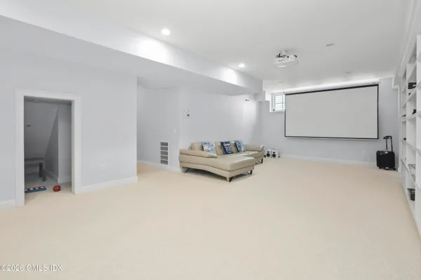 $3,095,000 | 27 MacArthur Drive, Old Greenwich, CT 06870