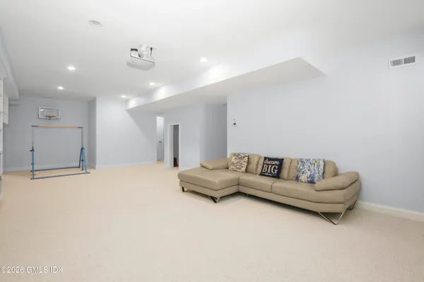 $3,095,000 | 27 MacArthur Drive, Old Greenwich, CT 06870